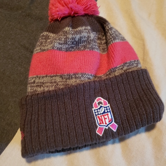 New York Jets Pink Cancer Celebration Knitted Hat - Picture 4 of 4